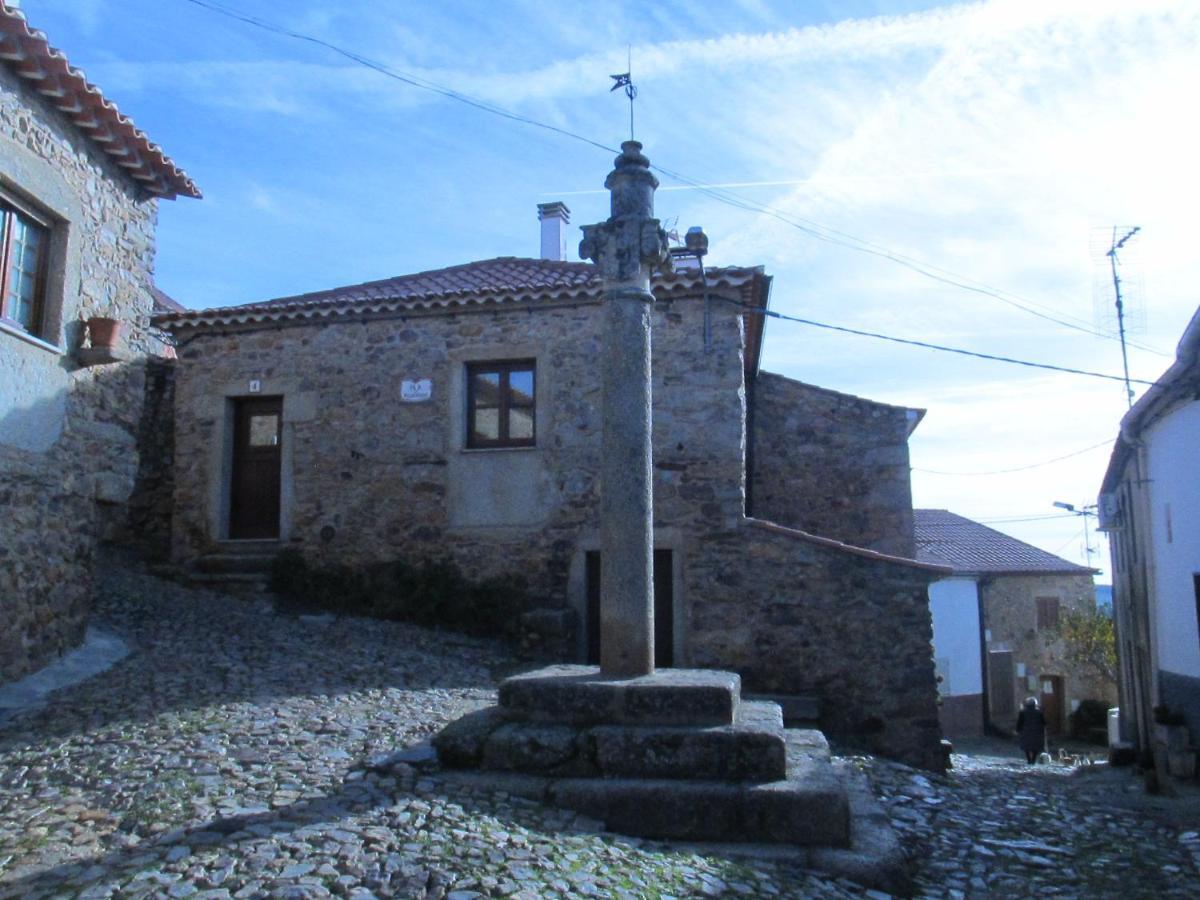 Casinha Garcia Villa Penha Garcia Exterior photo